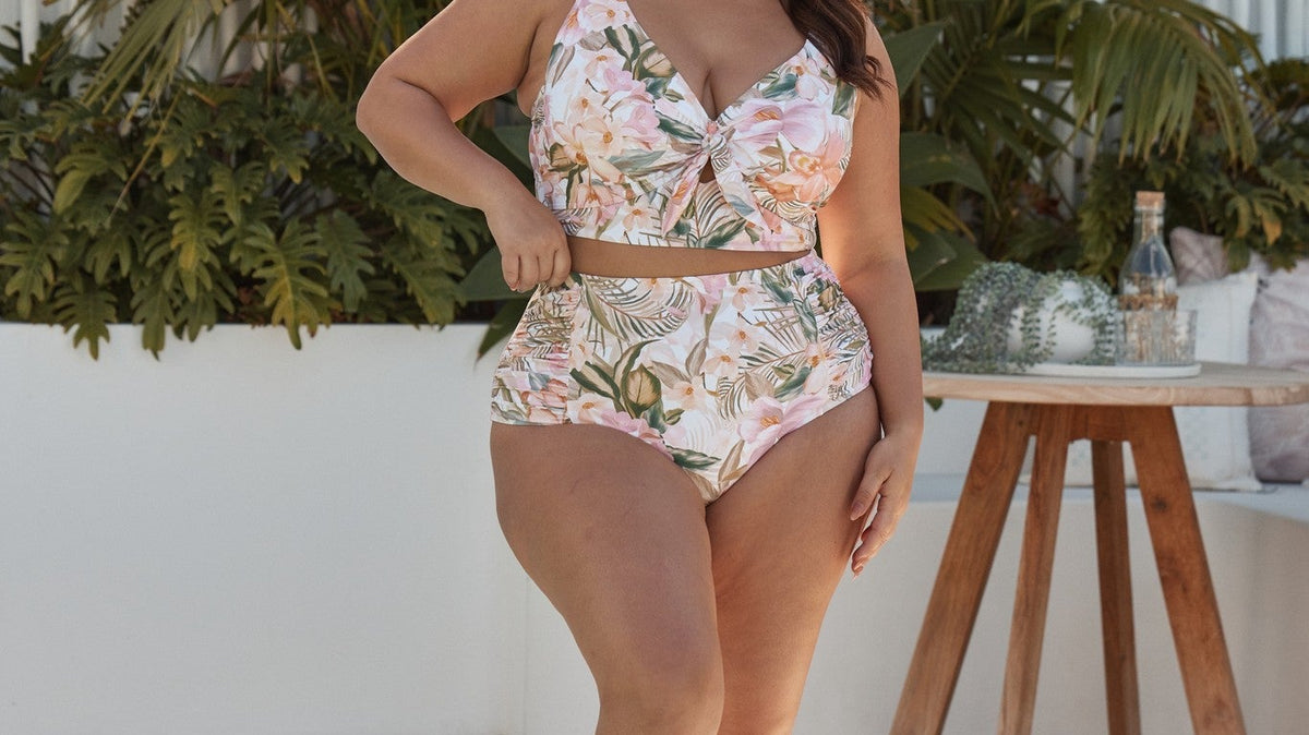 Maillots de bain taille plus : nos conseils pour être bien et se sentir belle!